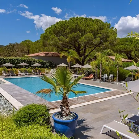 Les Pins De Santa Giulia * Porto-Vecchio (Corsica)