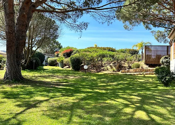 Hébergement de vacances Les Pins De Santa Giulia Porto-Vecchio (Corsica)