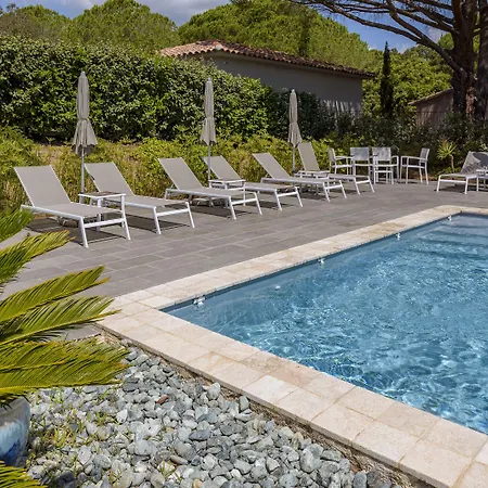 Semesterbostad Les Pins De Santa Giulia