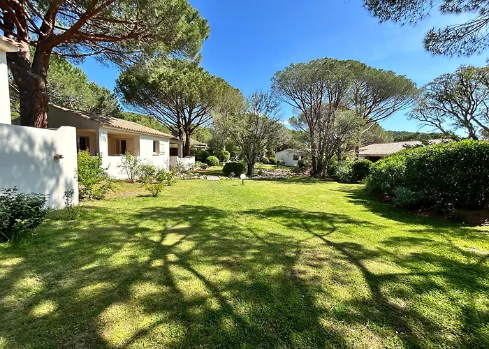 Les Pins De Santa Giulia Дом отдыха *